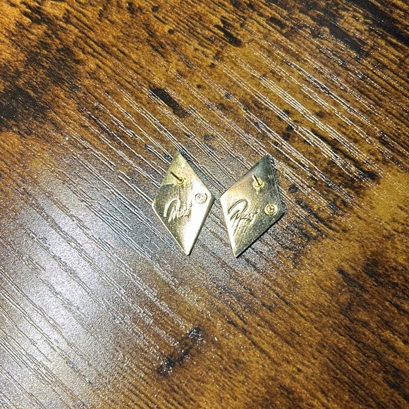 Nuri Vintage Earrings - Picture 3 of 8